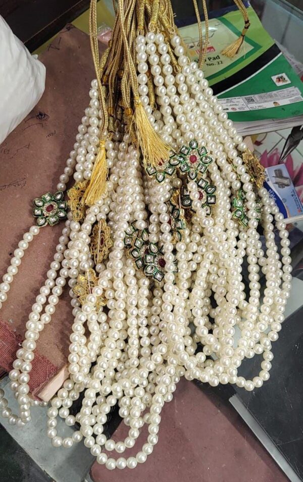 Barat swagat mala pearl and kundan broch design with back dori