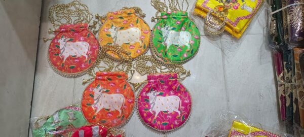 Pichwai cow print potly