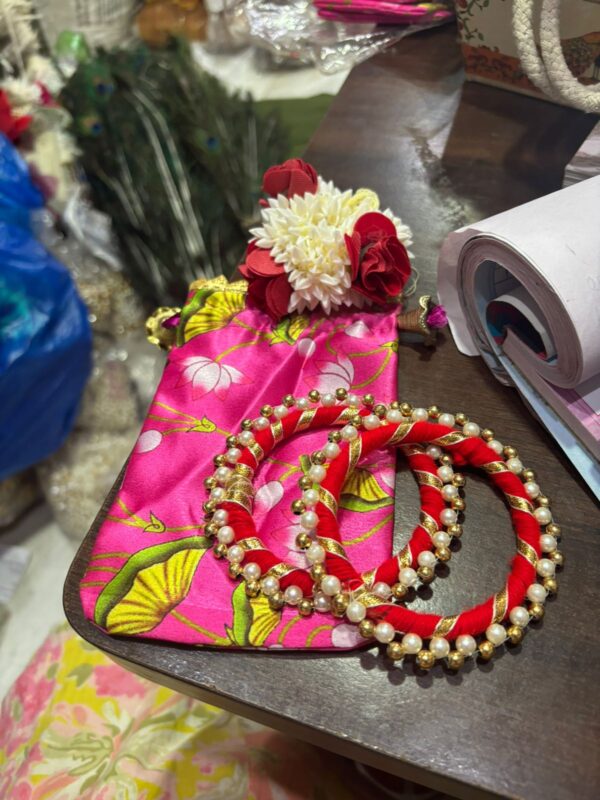 Hamper For Return Gift Mini Pouch, Bangle,Scented Gajra