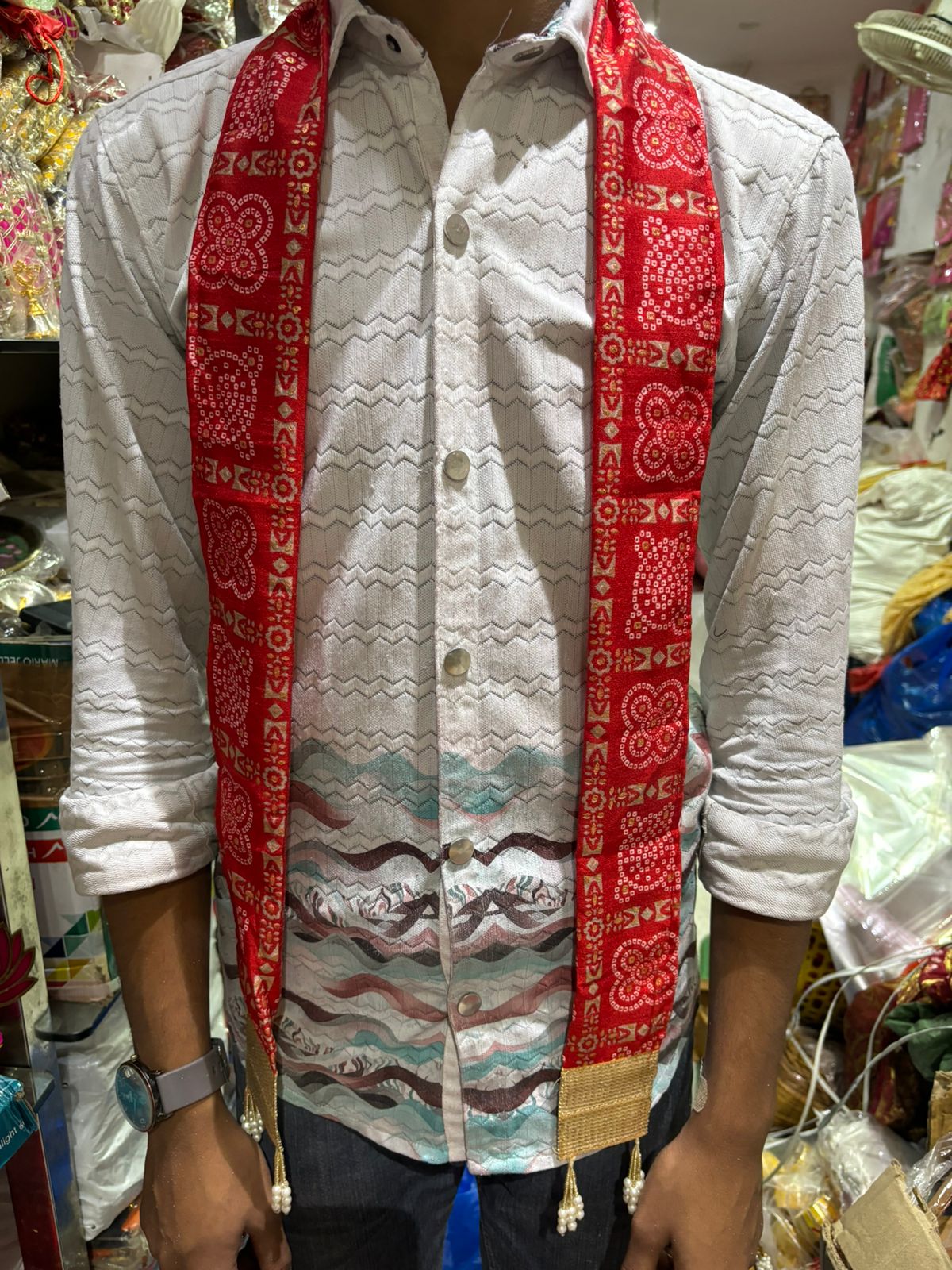 Red Bandhani wedding patka for groom with traditional Rajasthani tie-dye design