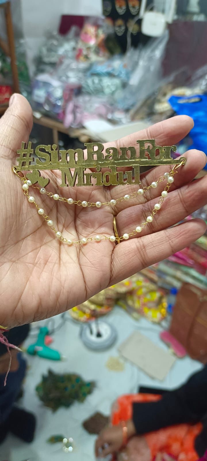 Gifting Catemaij design brooch for wedding and festive gifts