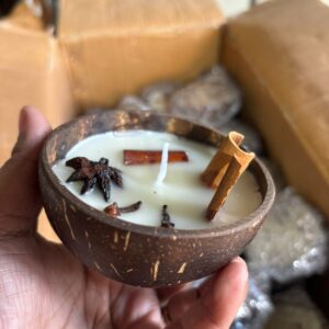 Premium Soya Wax Candle with Big Cardamom & Wood Log | Aromatic Natural Candle