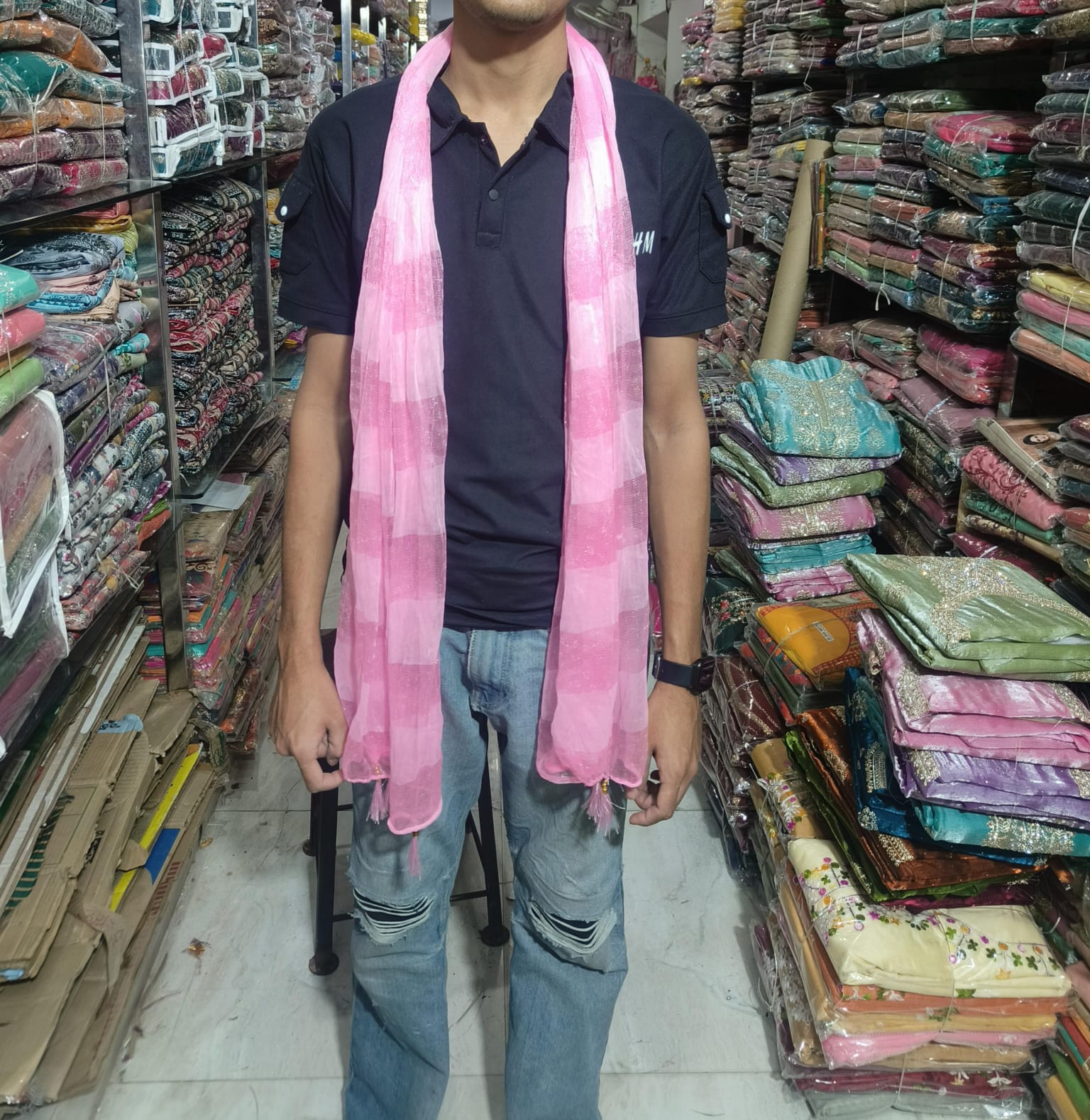 Light pink chunari design dupatta for traditional and festive use