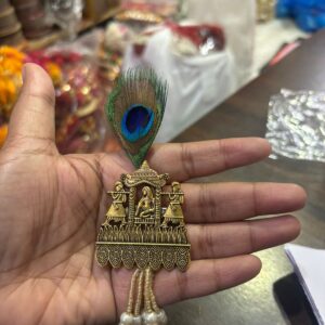 Bride side brooch for wedding worn on traditional Indian outfit